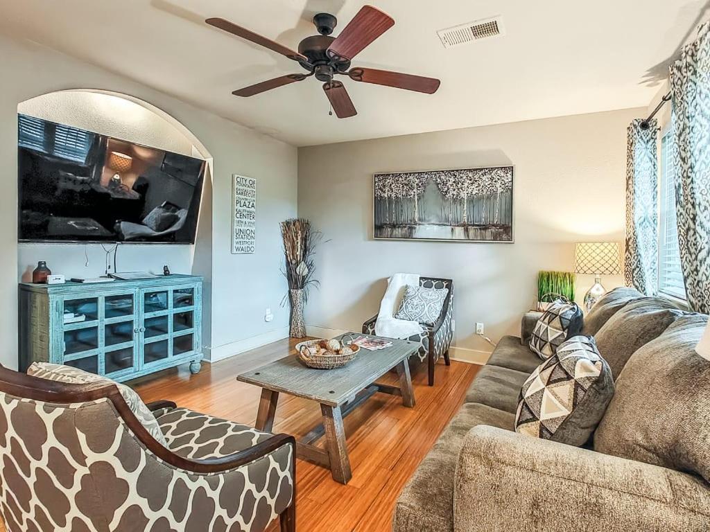 Quiet Plaza Two Bedroom 2 Bathroom Kansas City Esterno foto