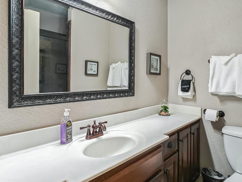 Quiet Plaza Two Bedroom 2 Bathroom Kansas City Esterno foto