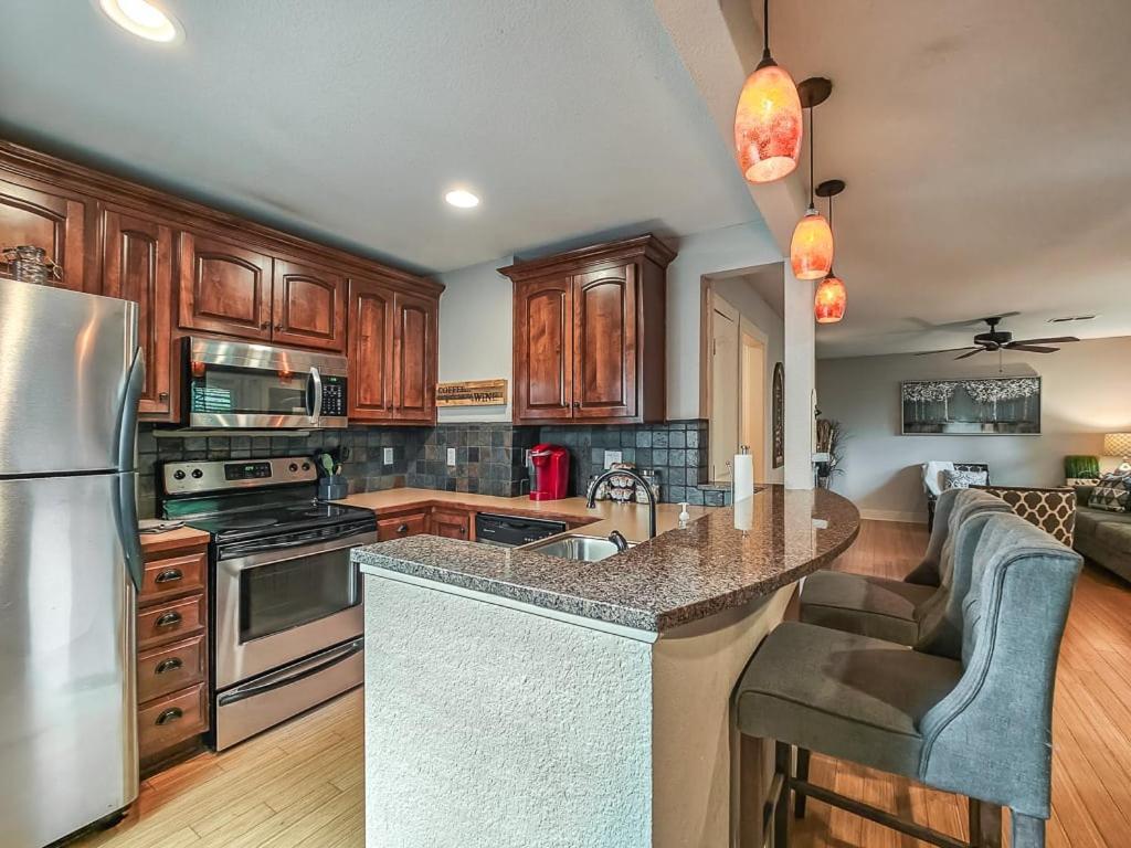 Quiet Plaza Two Bedroom 2 Bathroom Kansas City Esterno foto
