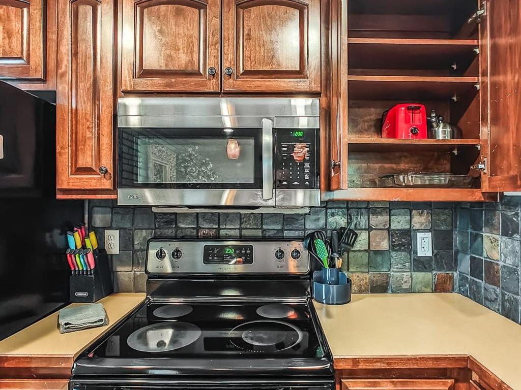Quiet Plaza Two Bedroom 2 Bathroom Kansas City Esterno foto