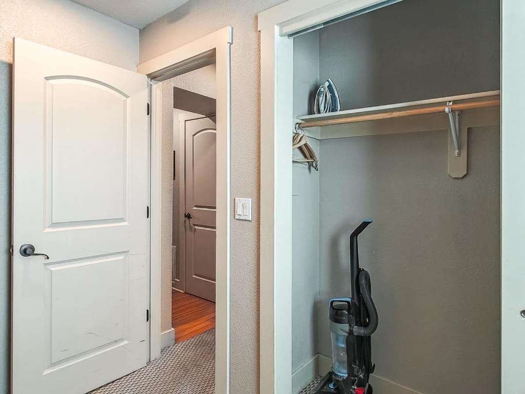 Quiet Plaza Two Bedroom 2 Bathroom Kansas City Esterno foto