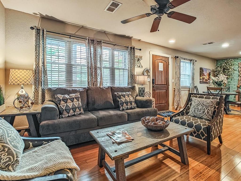 Quiet Plaza Two Bedroom 2 Bathroom Kansas City Esterno foto